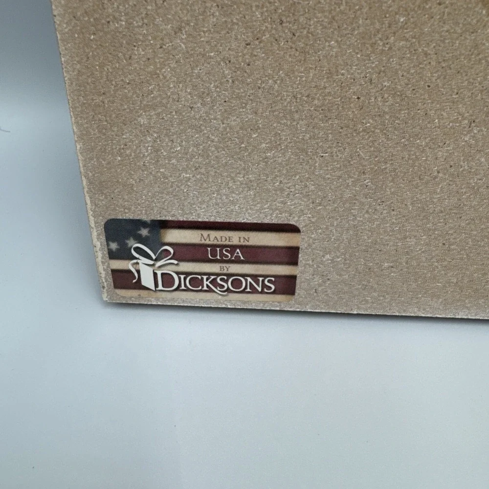 Dicksons brand size