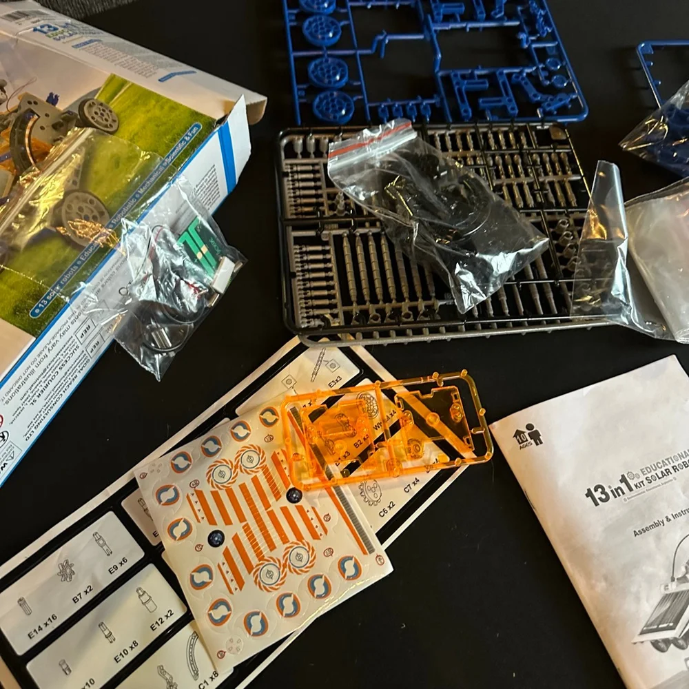 Boys Building Sets & Blocks 13-in-1 Solar Robot Kit