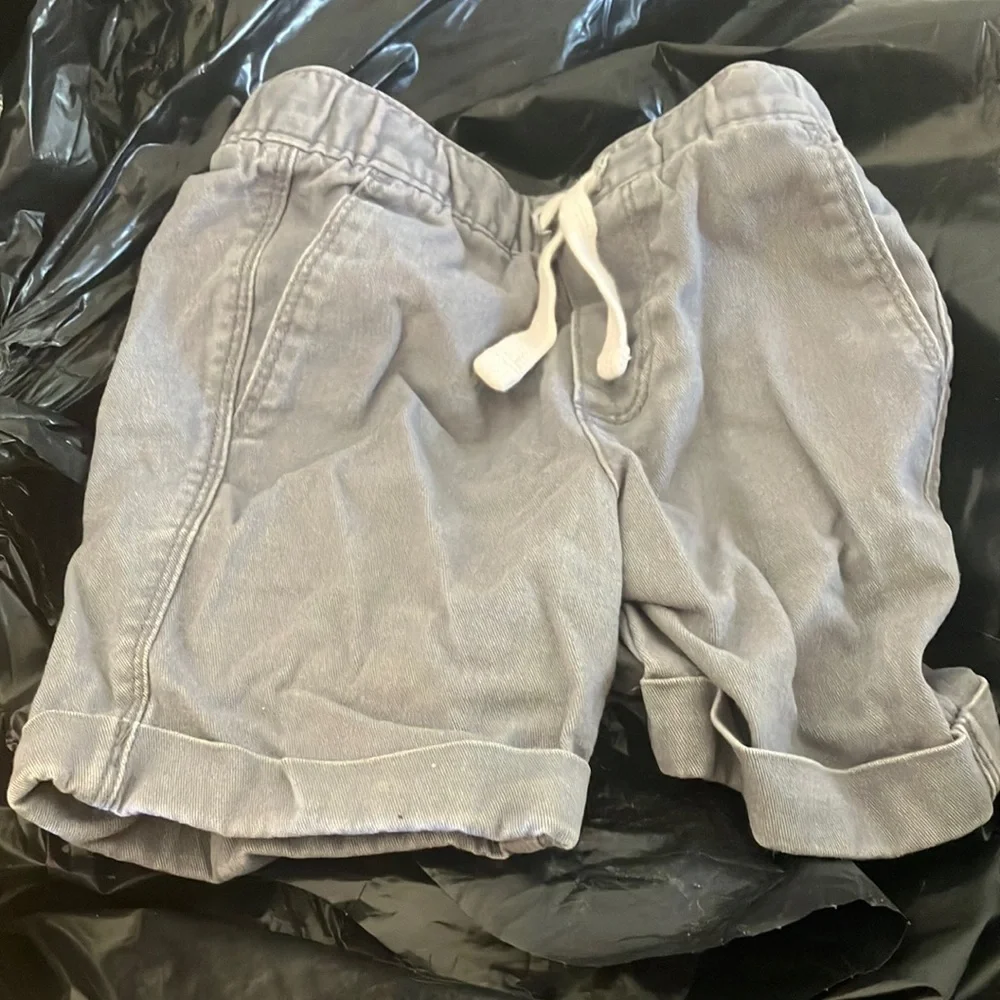 Old navy shorts 2t