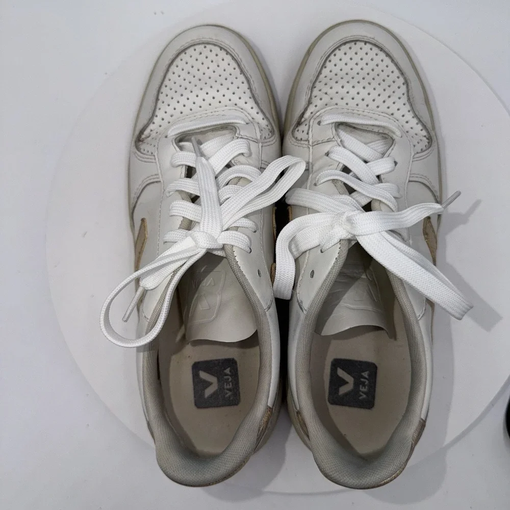 Veja 10 white