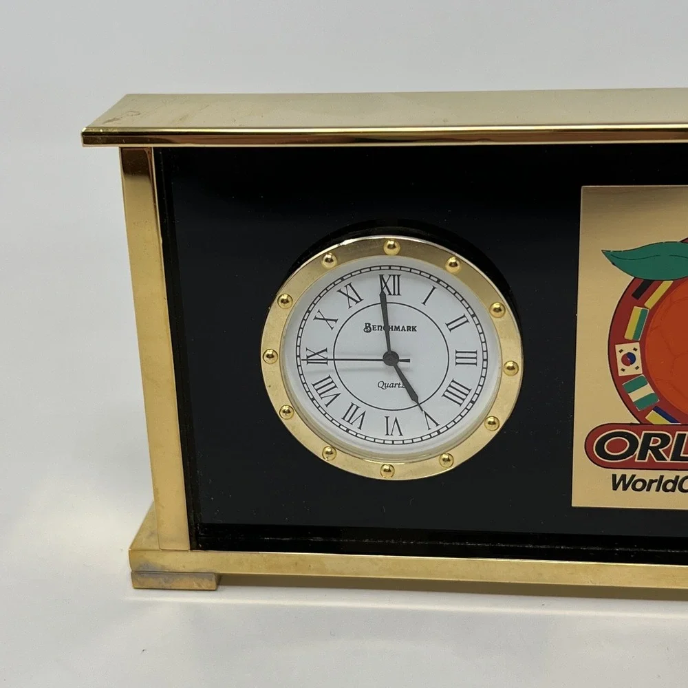 Benchmark 1994 world desk