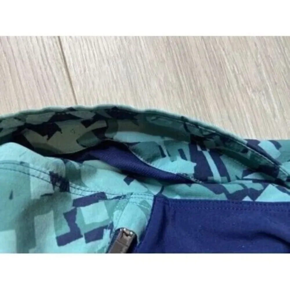 Lululemon THE Short Mens Large‎ Blue Digital Camo Active Workout Athleisure Gym