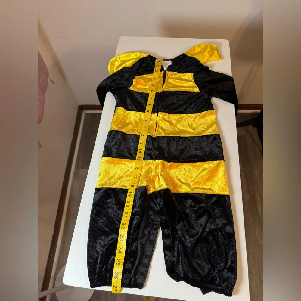 N/A adorable yellow
