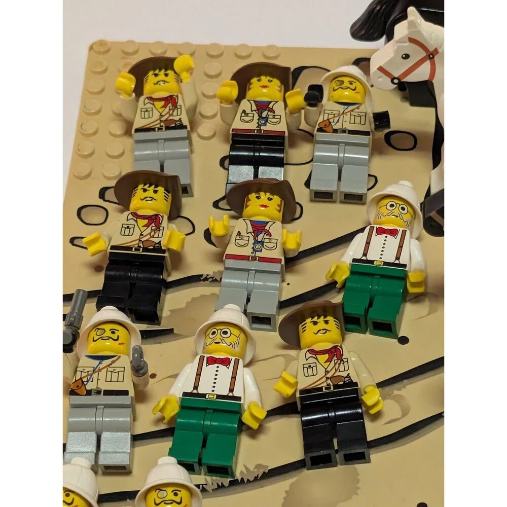 LEGO Adventurers 1998 Lot - Johnny Thunder,Gail‎ Storm,Baron Von Barron,Read Dis