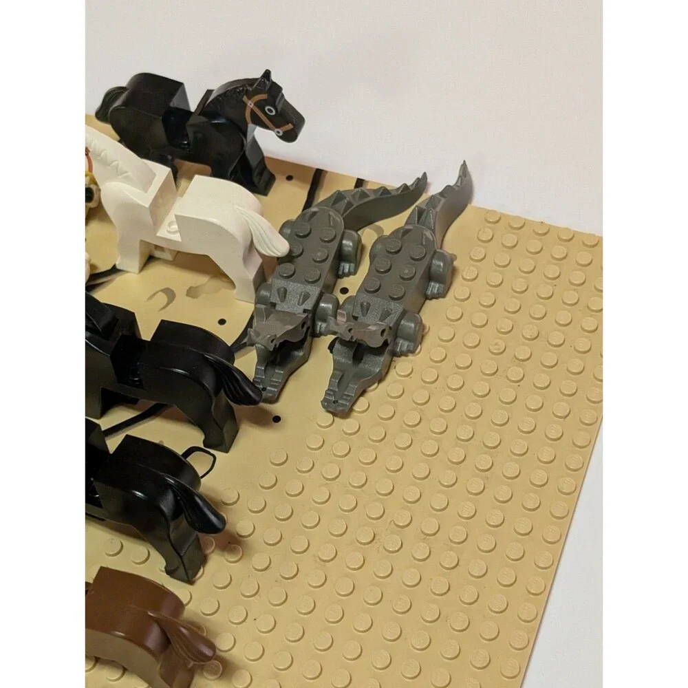 LEGO Adventurers 1998 Lot - Johnny Thunder,Gail‎ Storm,Baron Von Barron,Read Dis