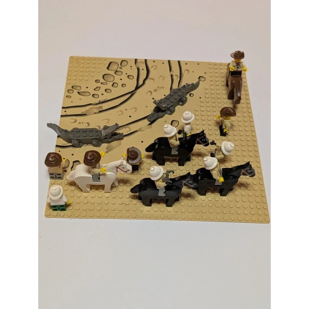 LEGO Adventurers 1998 Lot - Johnny Thunder,Gail‎ Storm,Baron Von Barron,Read Dis