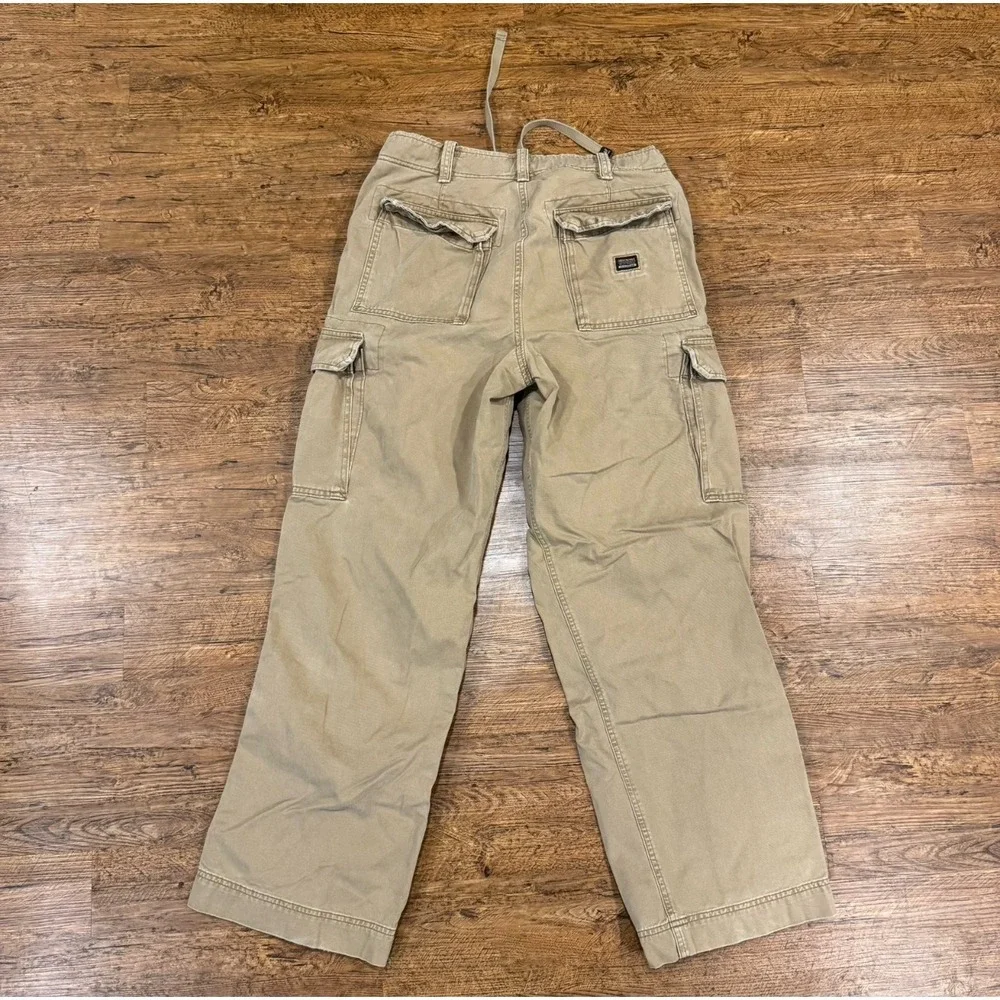 Abercrombie & Fitch this item