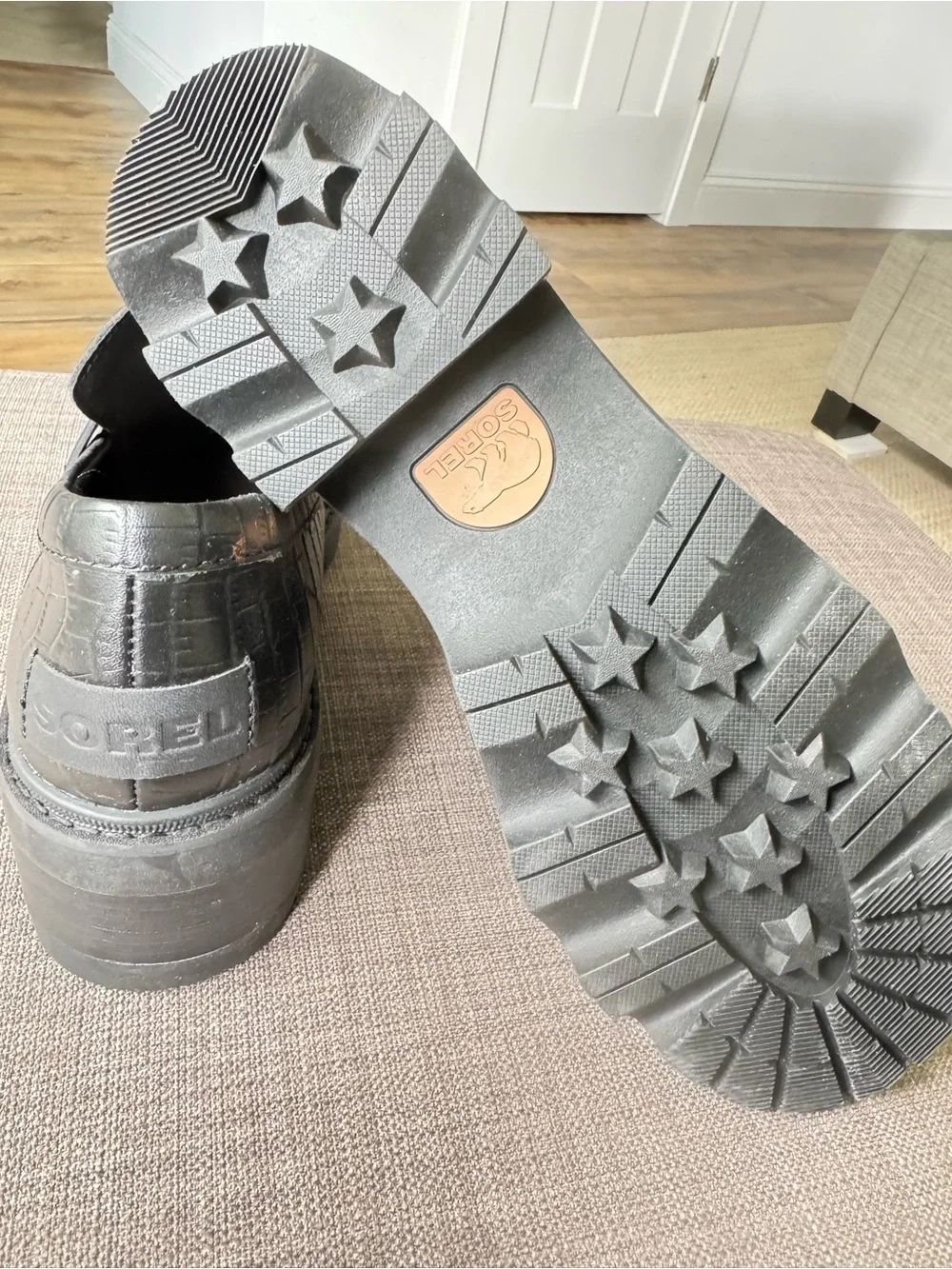 Sorel textured croc