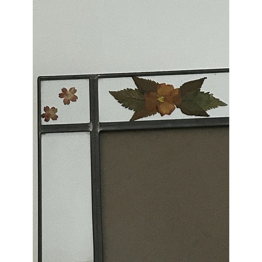 Unbranded leaded glass