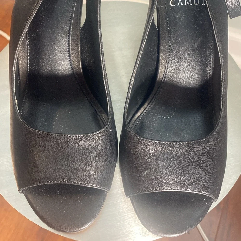 Vince Camuto new leather