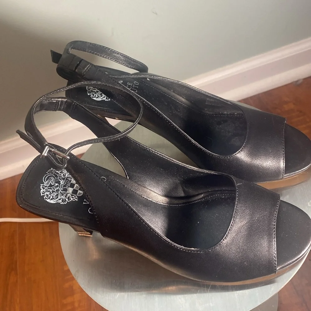 Vince Camuto new leather