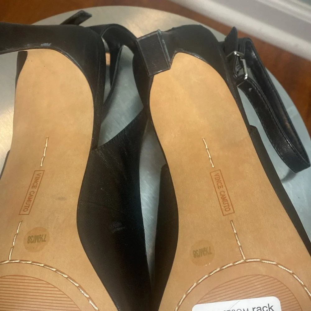Vince Camuto new leather