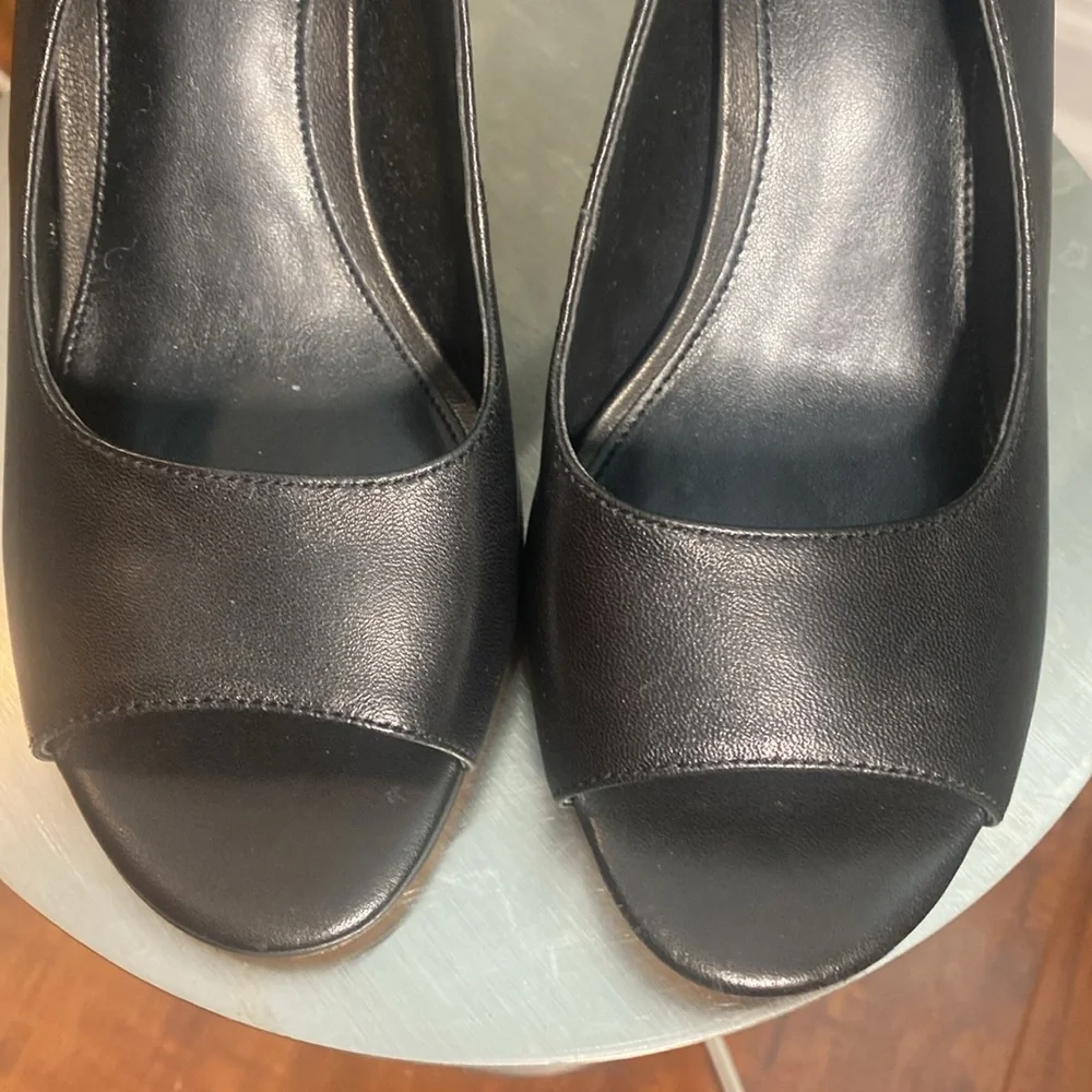Vince Camuto new leather