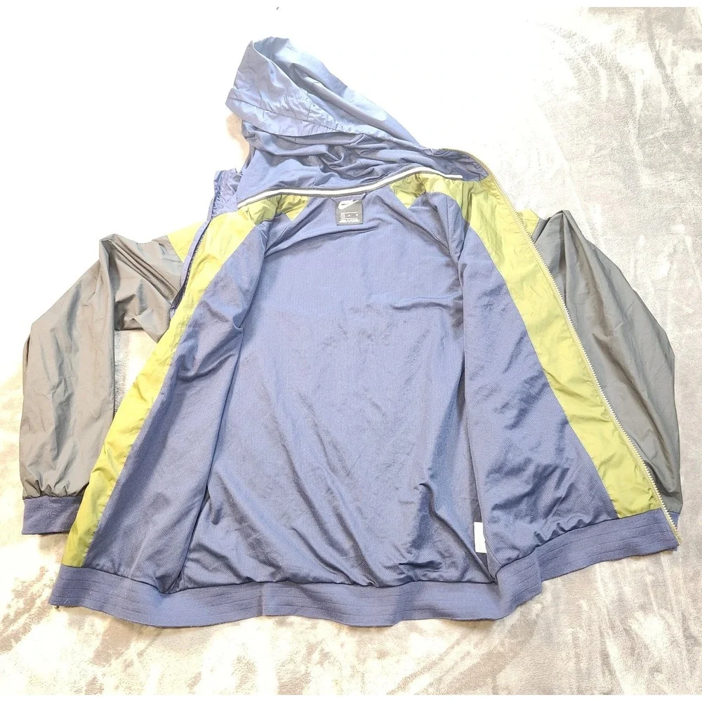 Nike jacket excellent