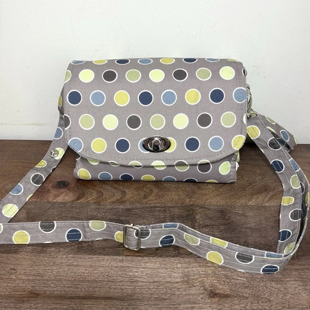 The Unbranded Brand polka features or