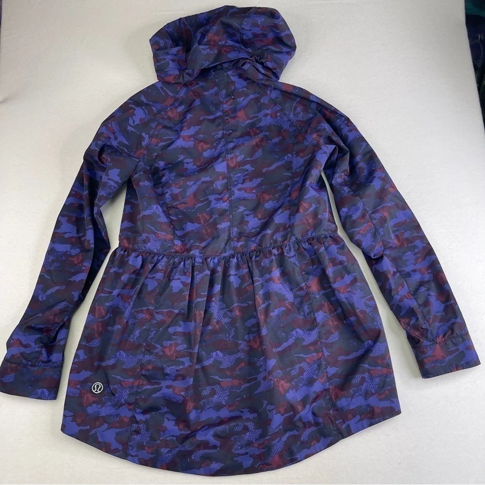 Lululemon Rain For Daze Jacket Camo Blue Black Size 4