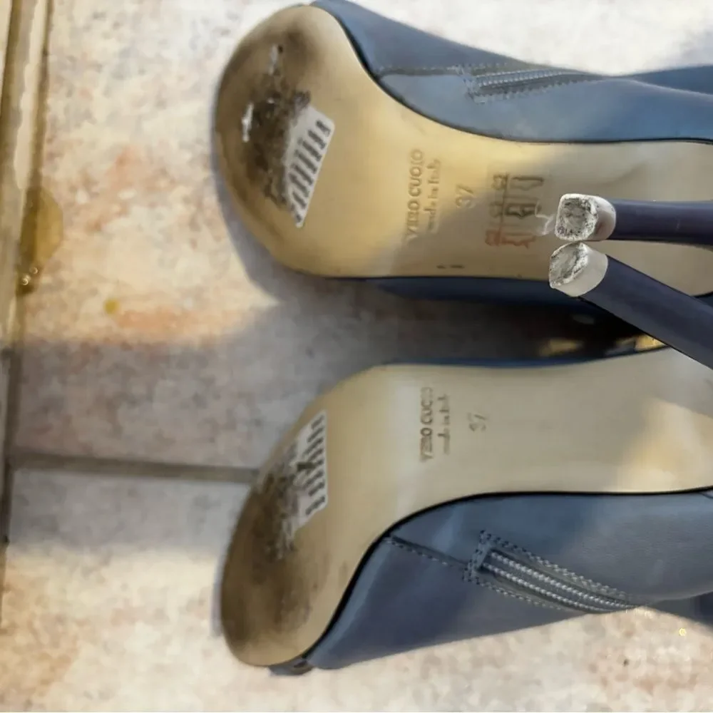 Beautiisoles by Robyn Shreiber liquidation sale