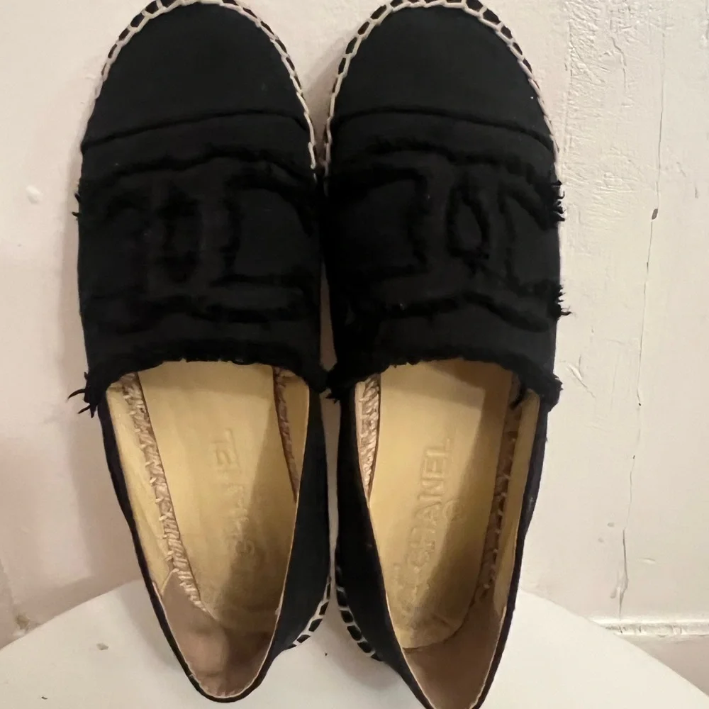 Chanel logo Black Espadrilles. Great condition. Size 36.