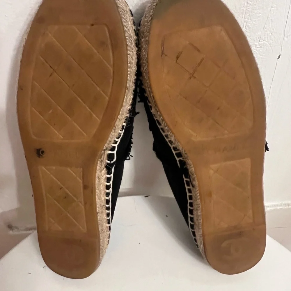 Chanel logo Black Espadrilles. Great condition. Size 36.