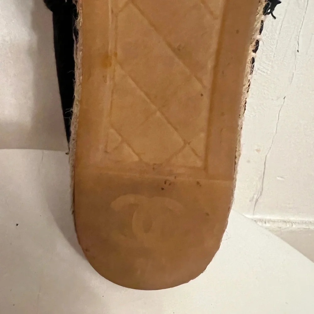 Chanel logo Black Espadrilles. Great condition. Size 36.
