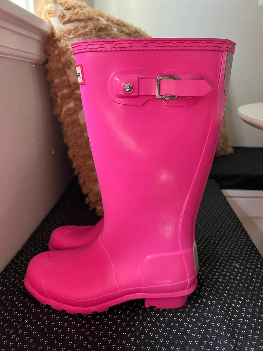 Hunter vibrant pink