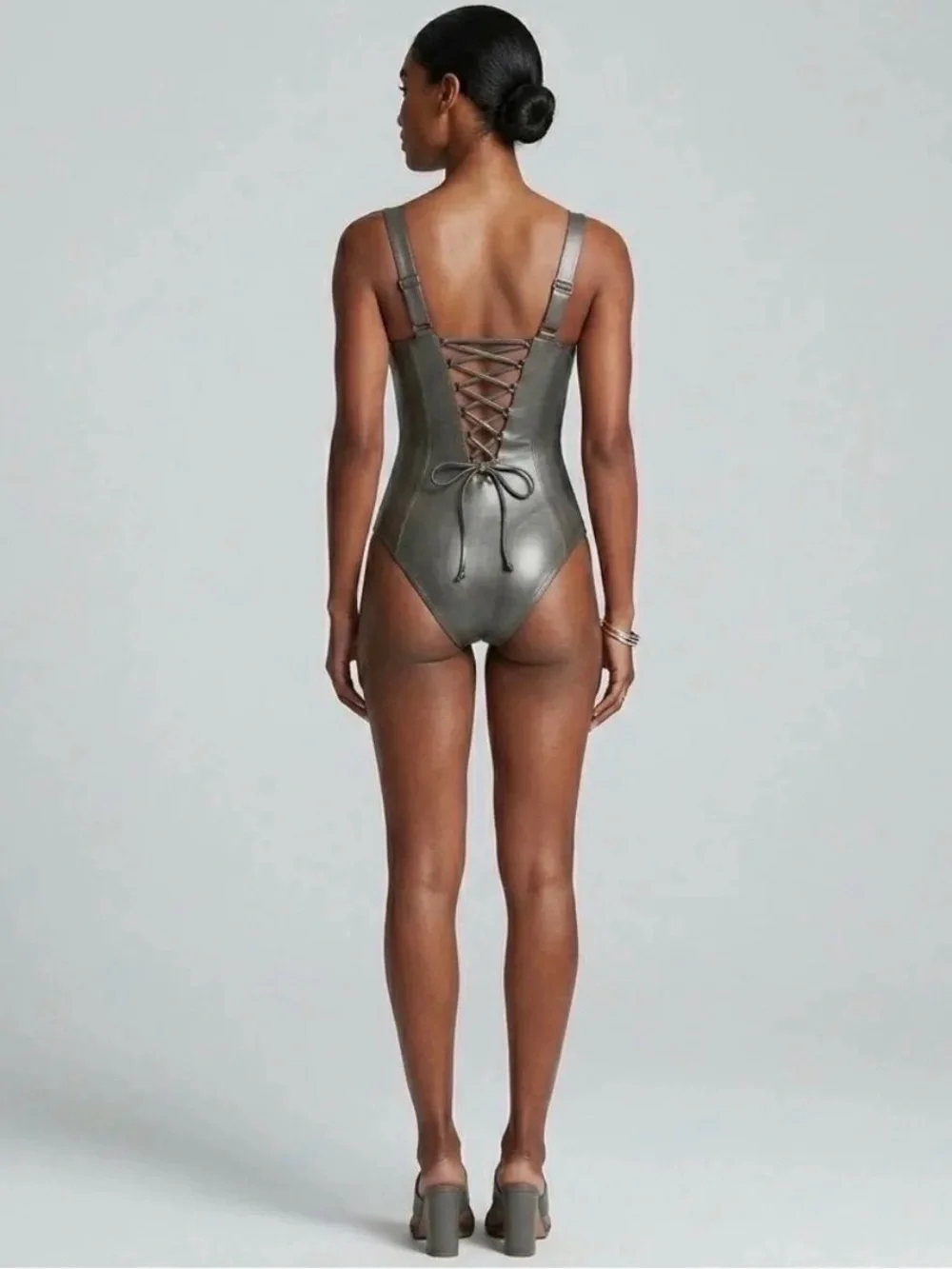 Ta3 Mega Sculpting Lifty in Pewter - Large Short D/DD