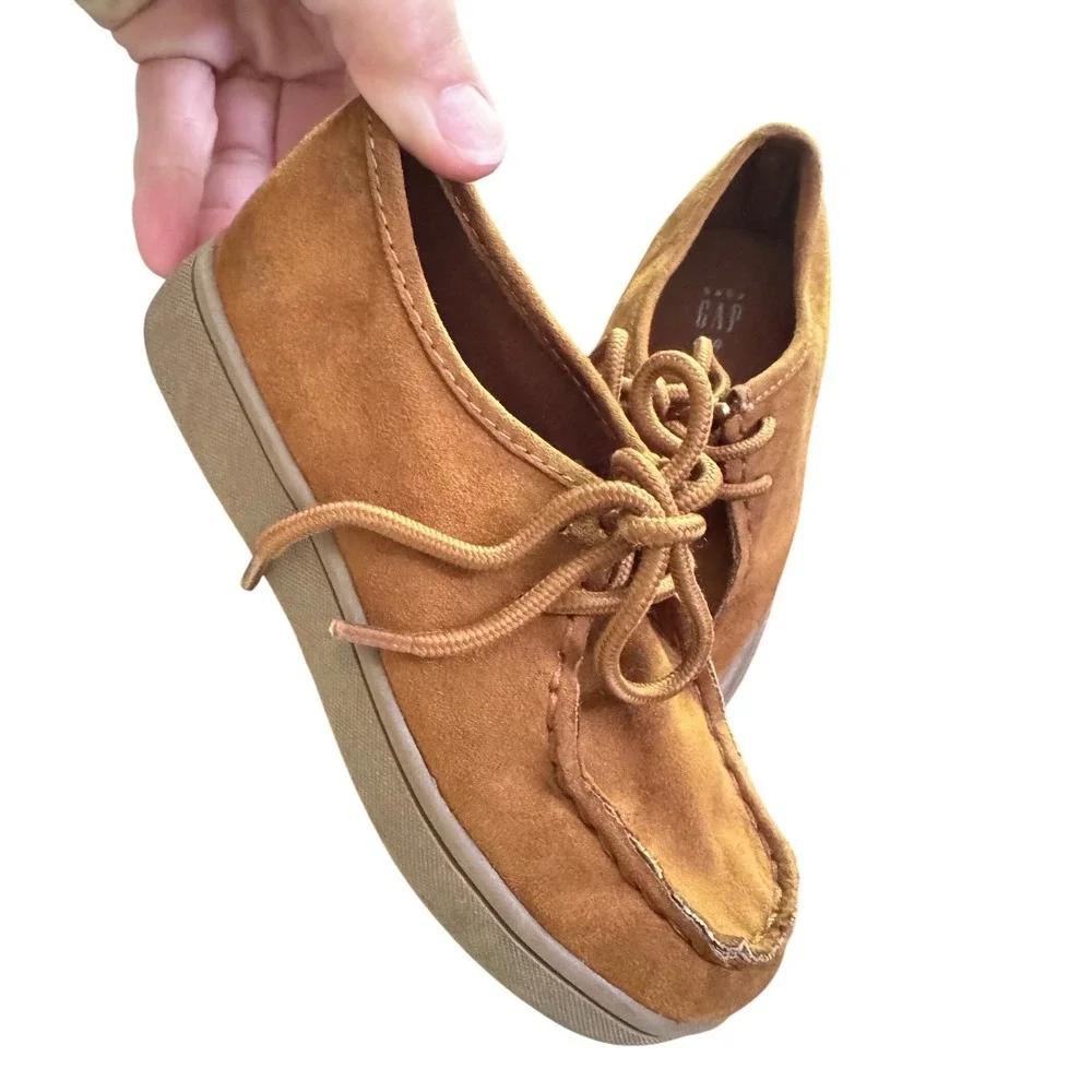 GAP fit suede moc