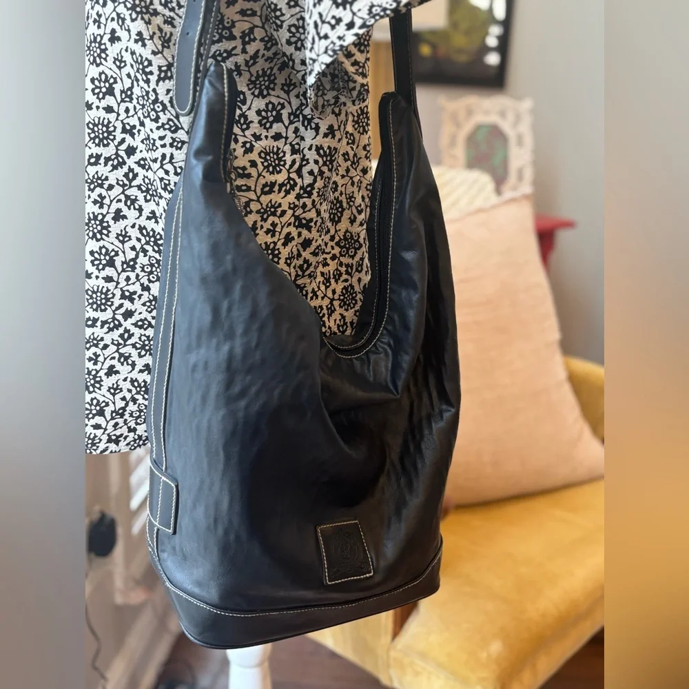 Medallion Y2K Black Leather Shoulder Bag. 26” T Boho | Soft | Vintage EUC