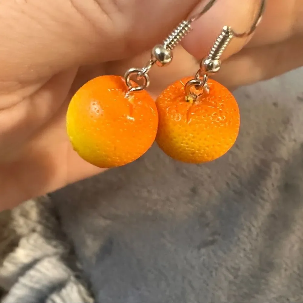 N/A orange women