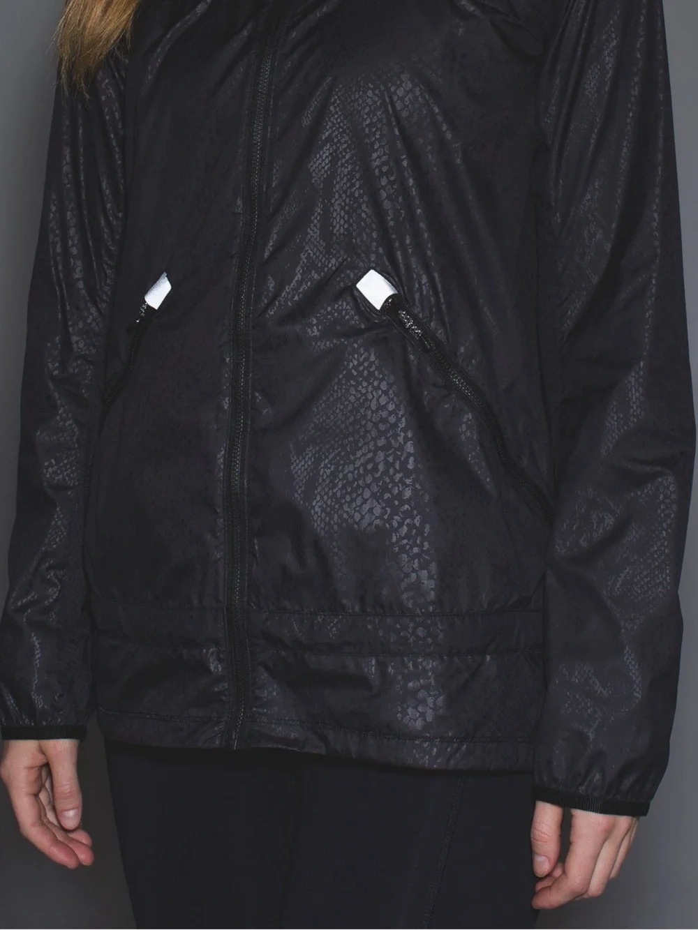 Lululemon Miss Misty Jacket II Size 6 Windbreaker Desert Snake Embossed Black