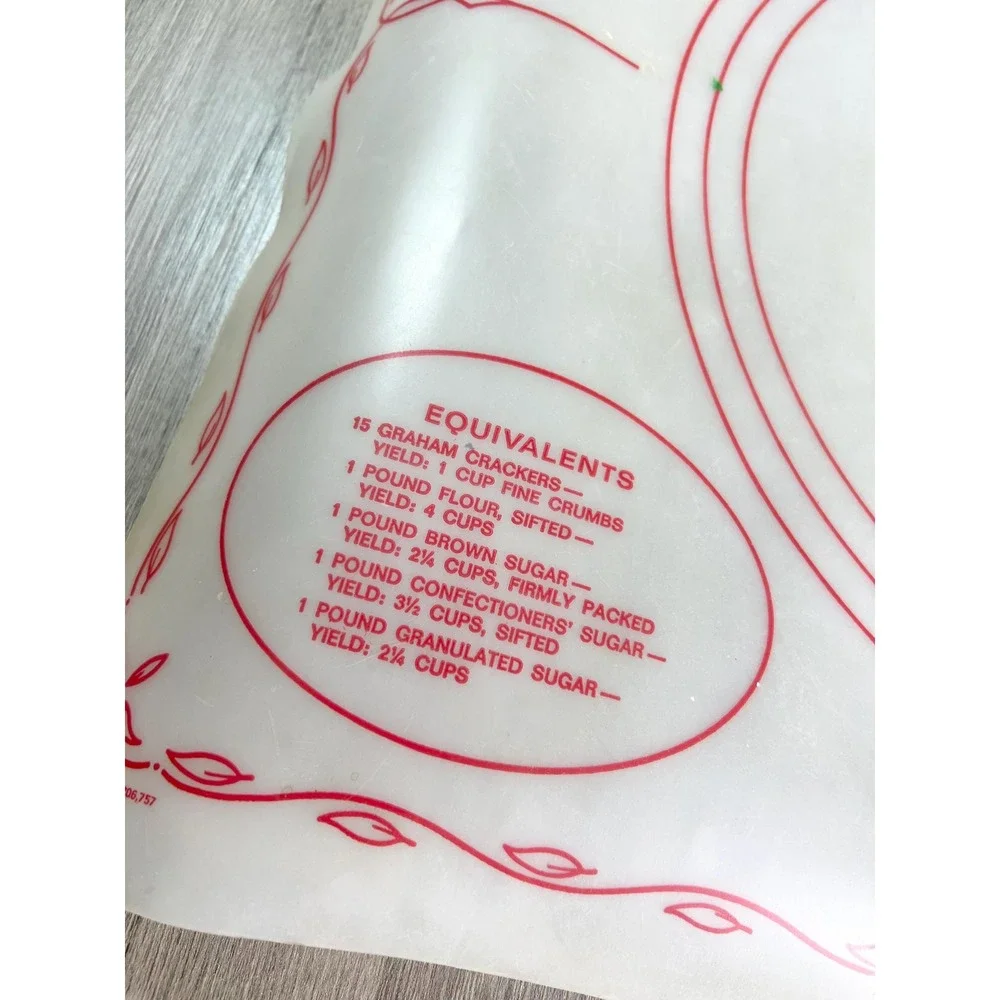 Vintage 1965 Tupperware pastry mat baking kitchen