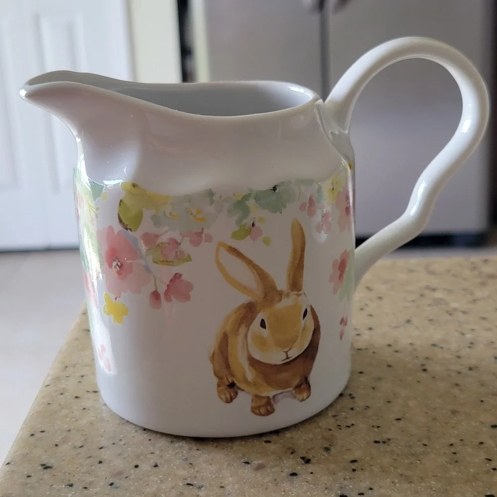Vtg 222 Fifth Creamer & Sugar w/Lid Set Sydney Spring Floral Bunny Discontinued