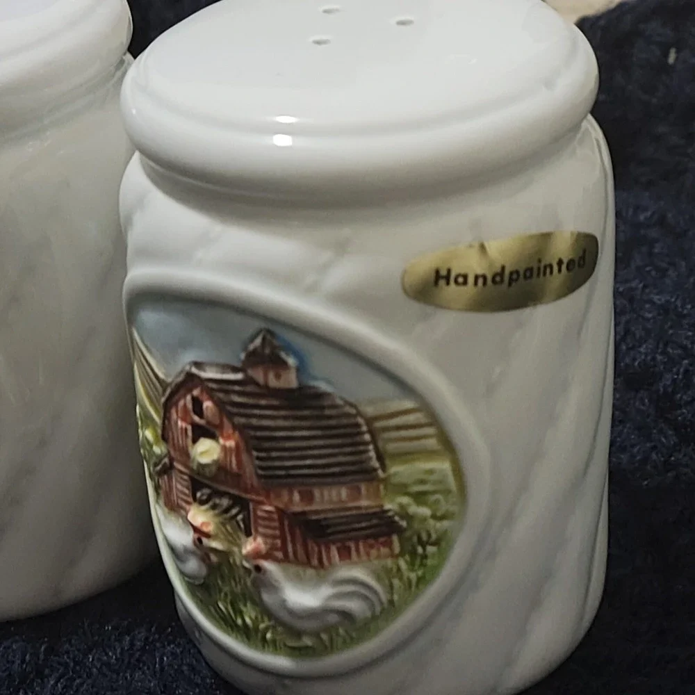 Vtg Gibon Salt Pepper Shakers 3.25