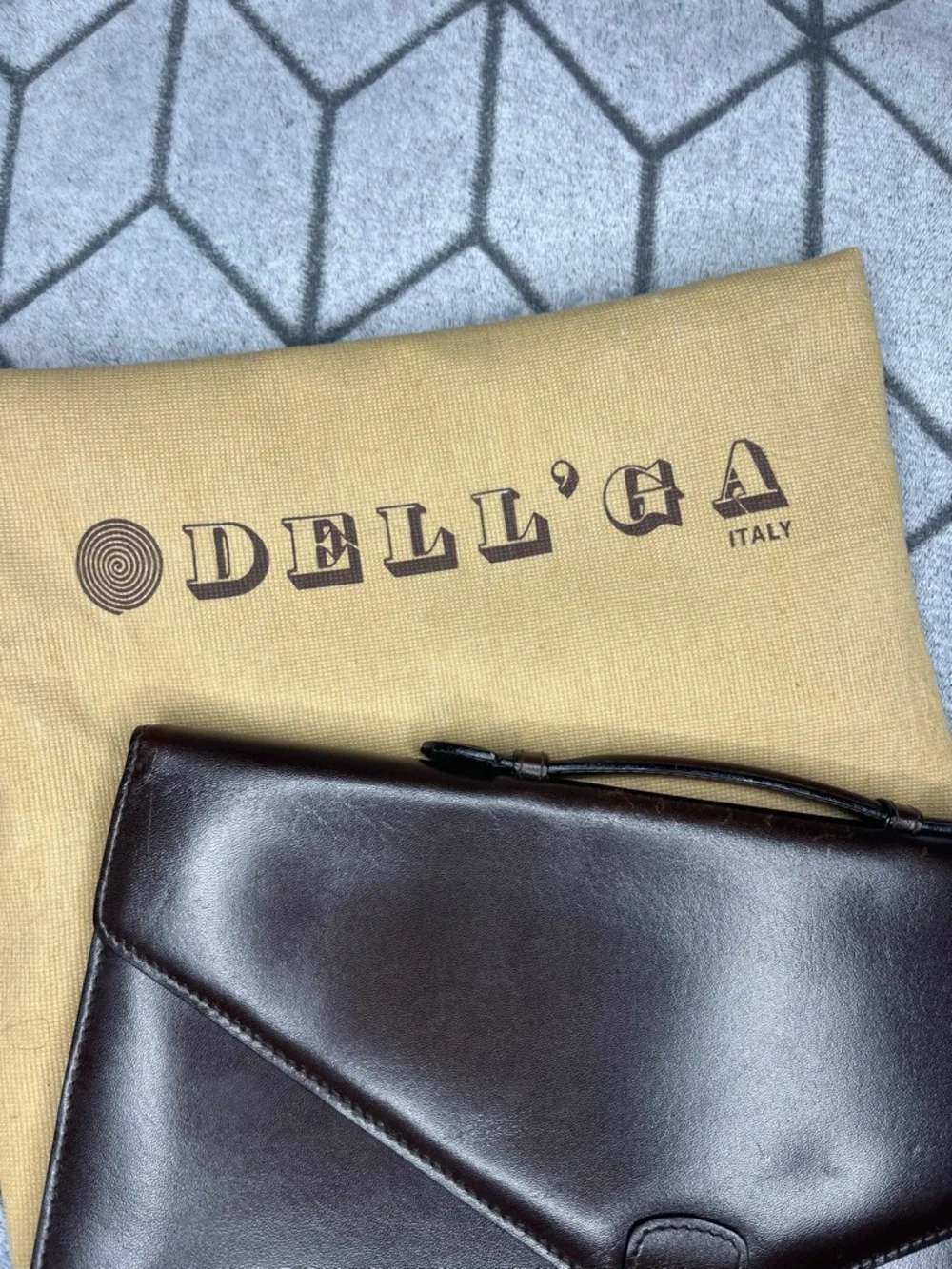 Dell’Ga sleek envelope