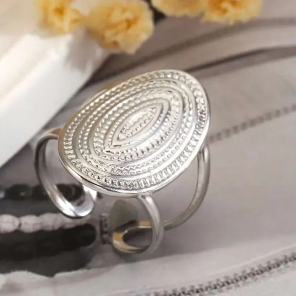 N/A beautiful ring