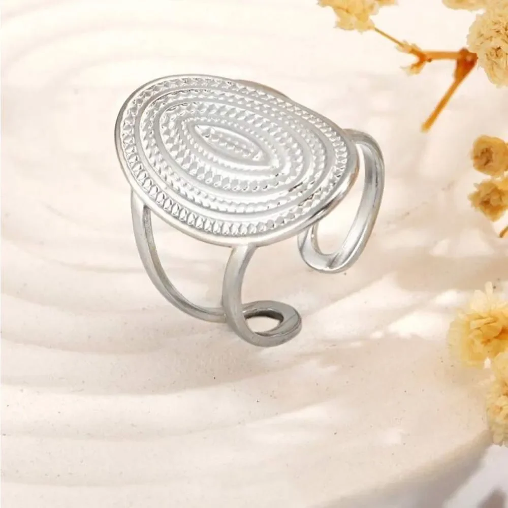 N/A beautiful ring