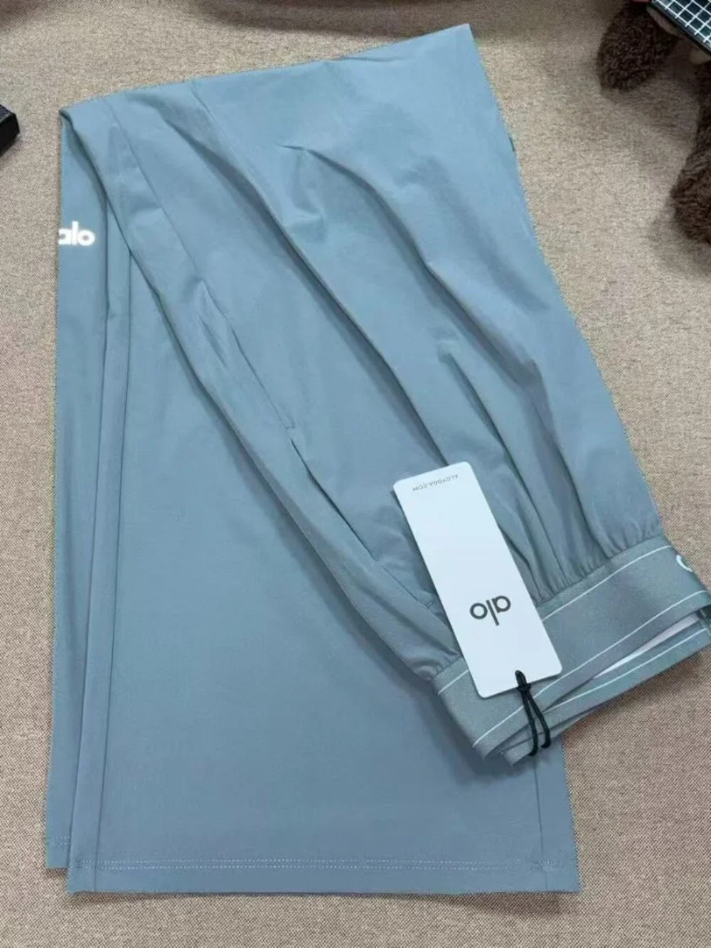 ALO Yoga structured straight