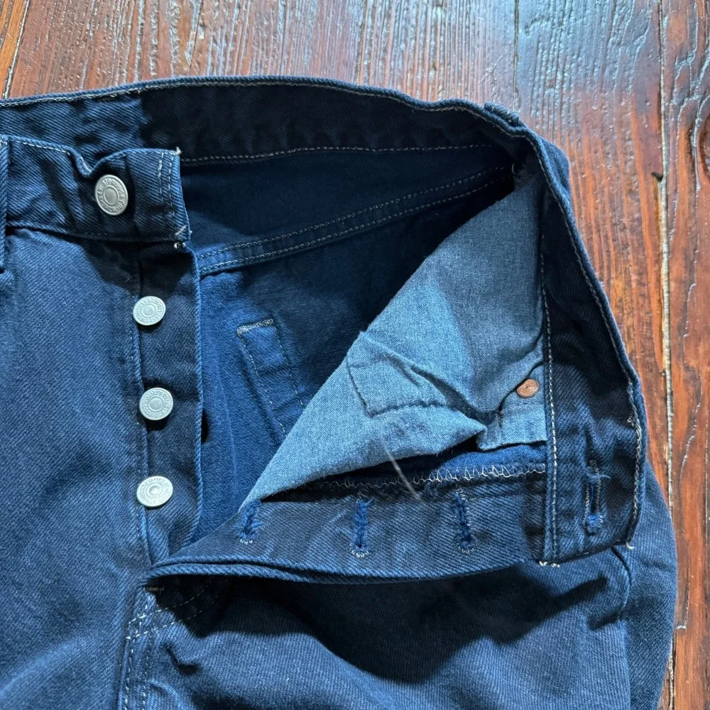 Levis item good