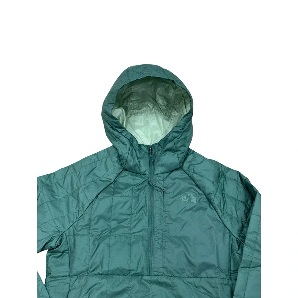 The North Face zip closure practical