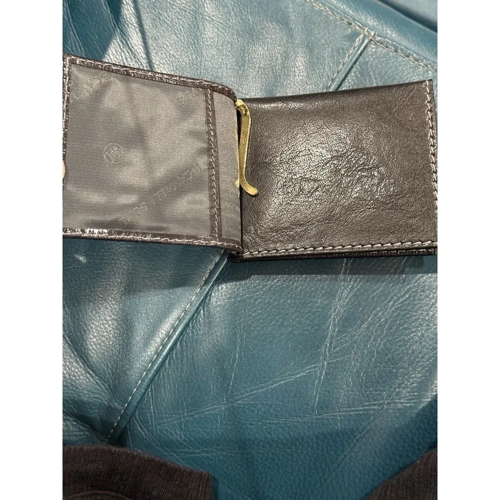 B. Cavalli Men's Brown Bifold Wallet Money Clip Card Slots Logo Accent