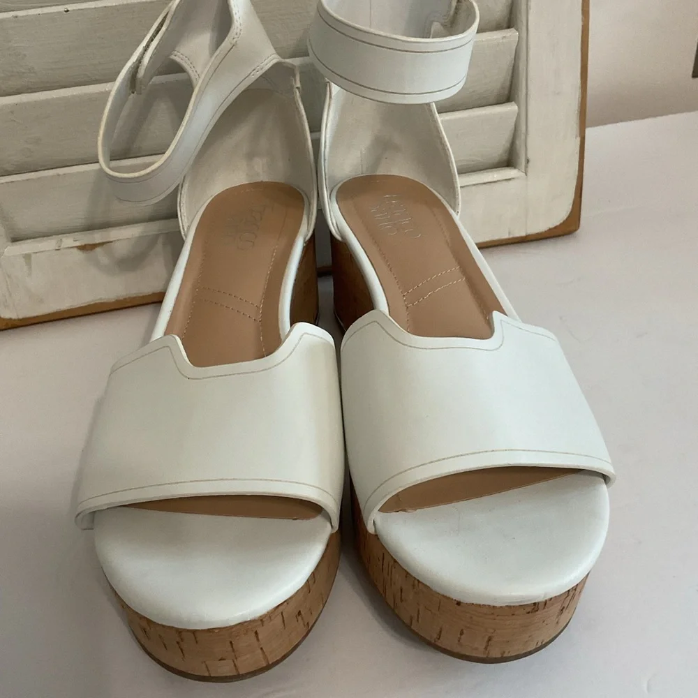 Franco Sarto excellent cork