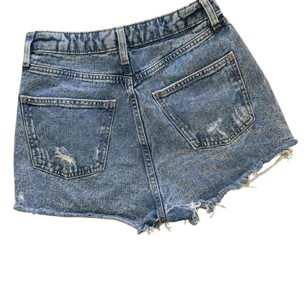 wild fable **flat measurements**