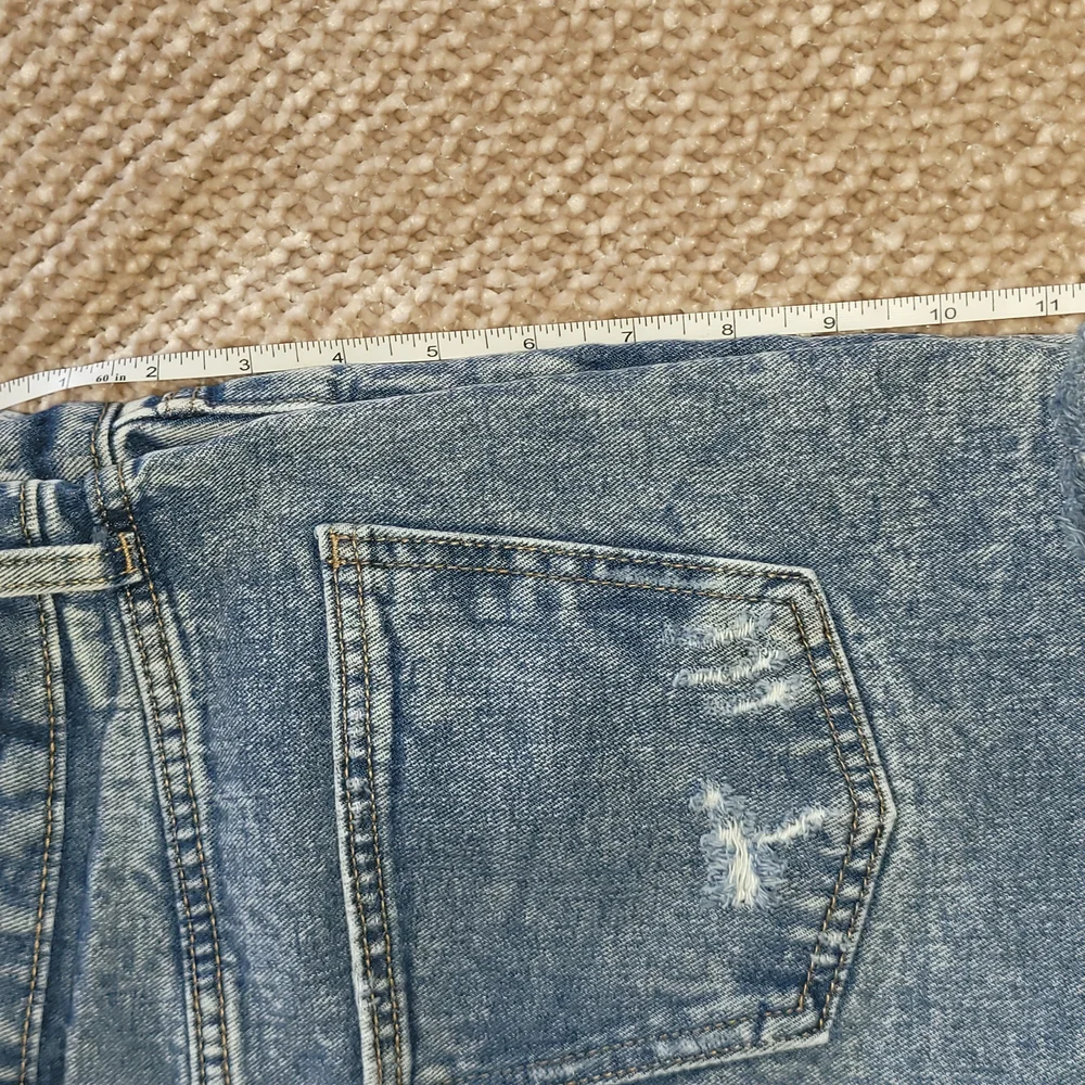 wild fable **flat measurements**