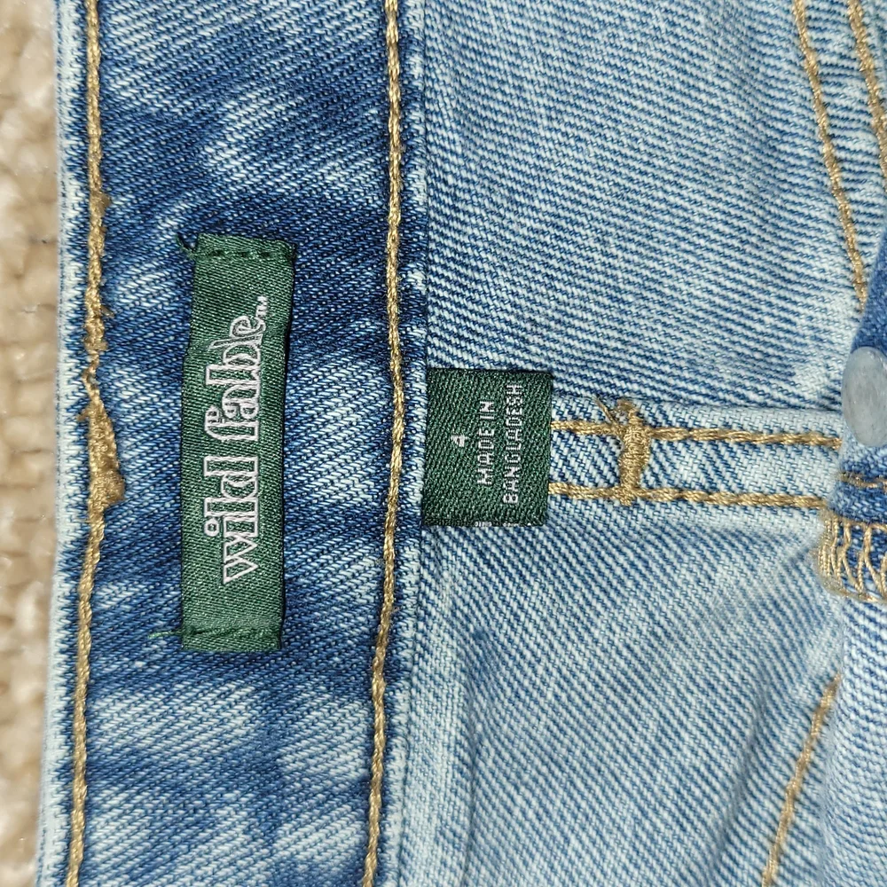 wild fable **flat measurements**