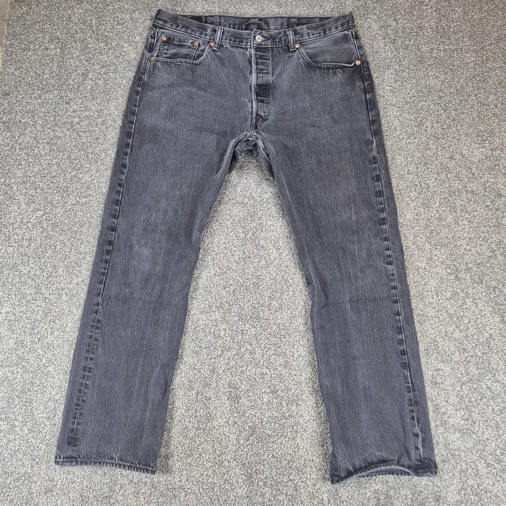 Levi's 501 Original Fit Jeans Mens 38x32 (36x29) Black‎ Washed Denim