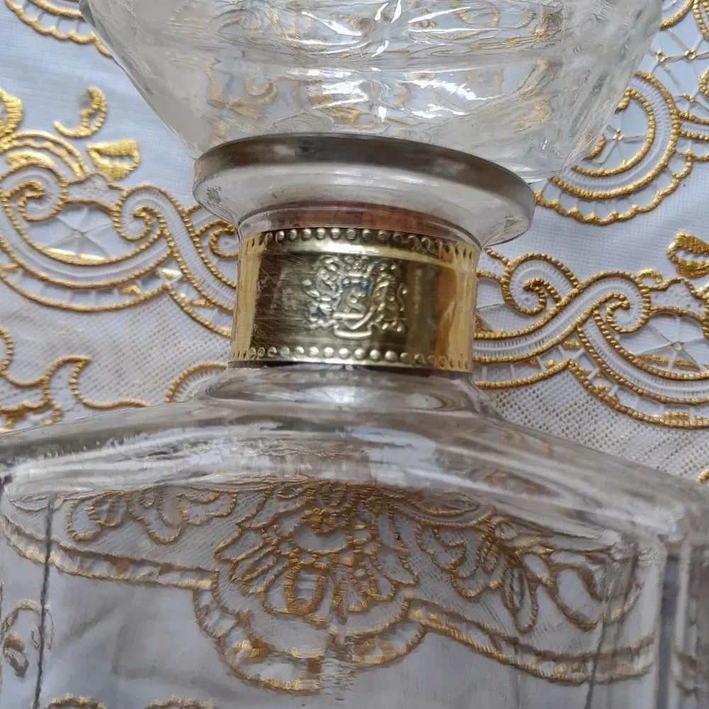 Vintage Schenley Embossed Whiskey Bottle Decanter w/Stoppers 1950’s …