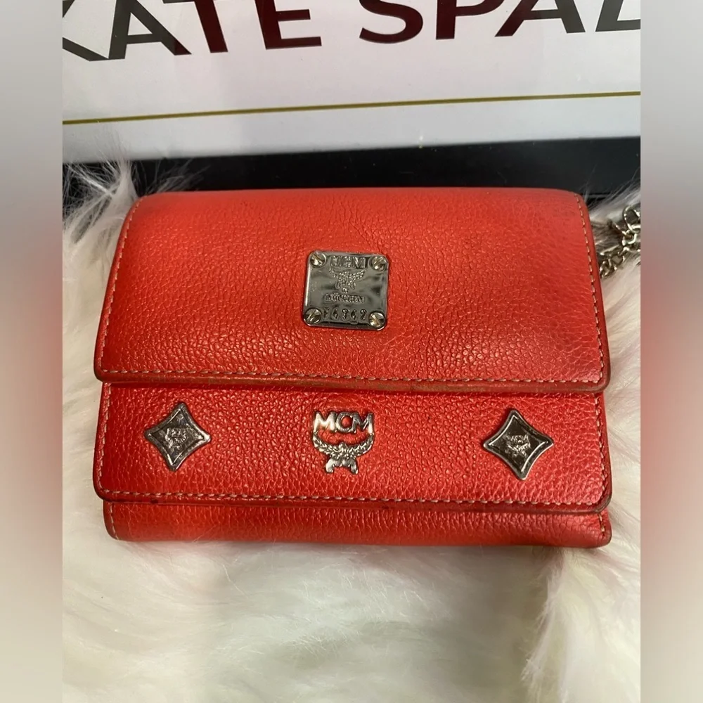 GUC  MCM WALLET