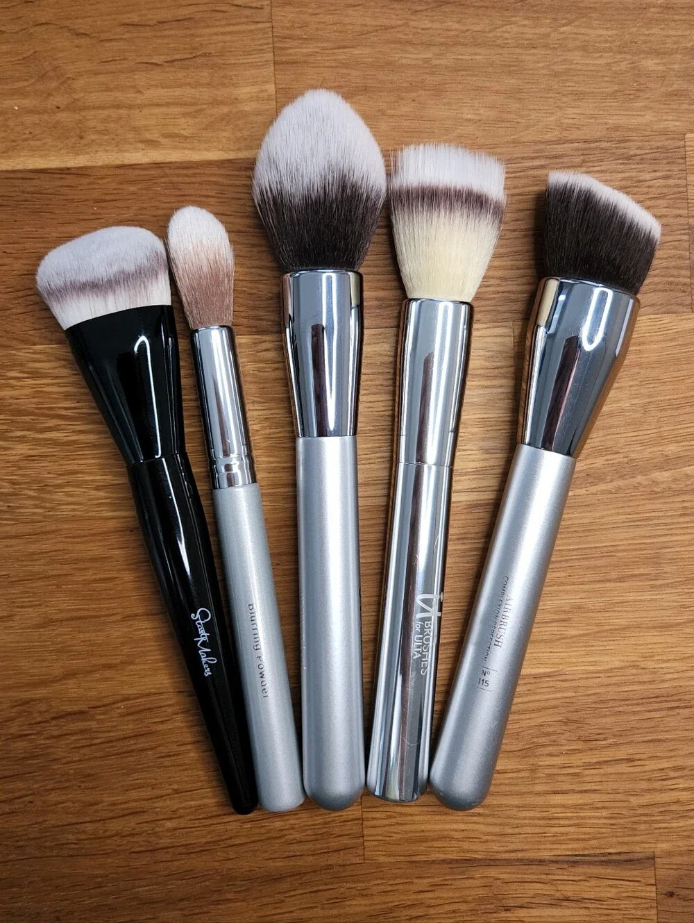 it cosmetics this brush
