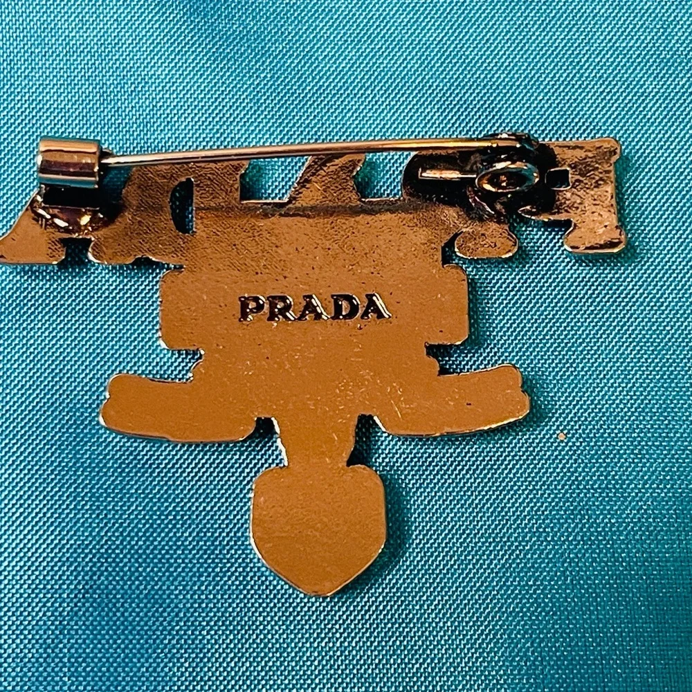 Prada reposhing this