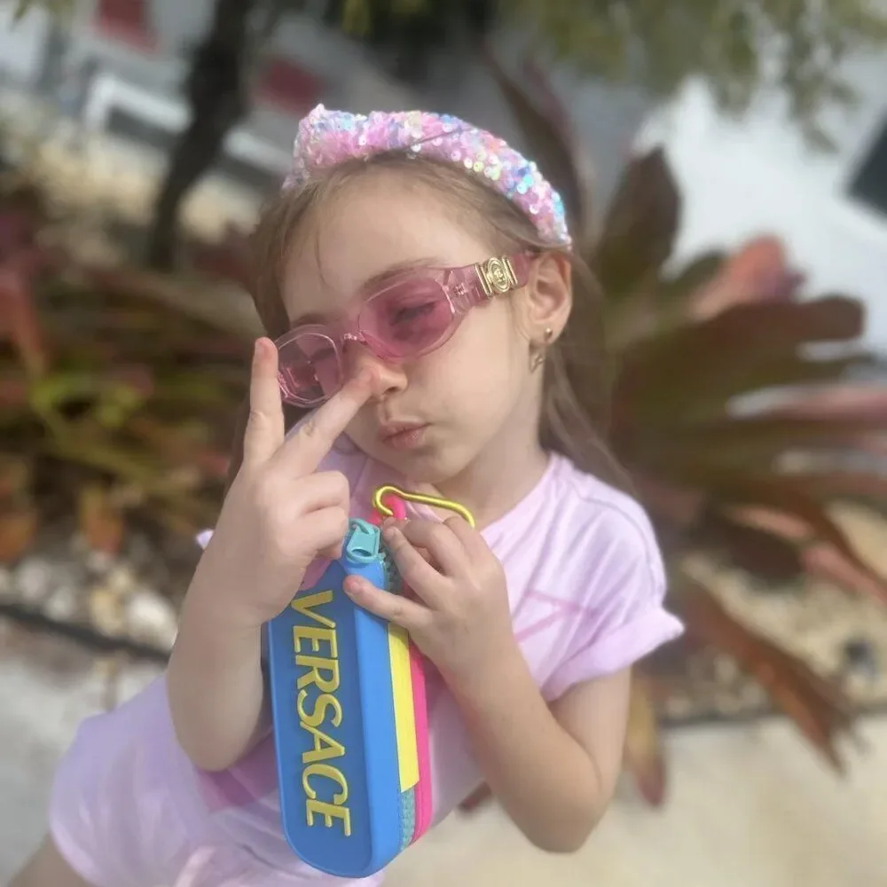 Versace fuchsia model